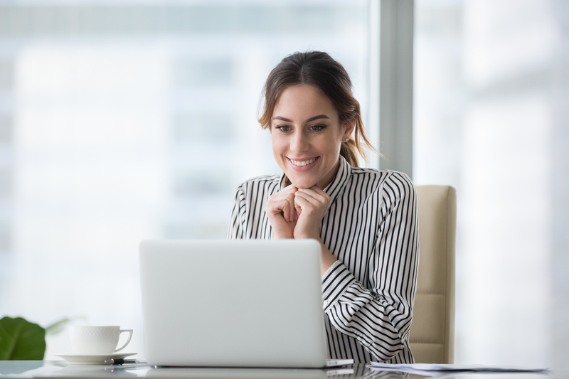 A businesswoman learning about the solopreneur two-bank strategy